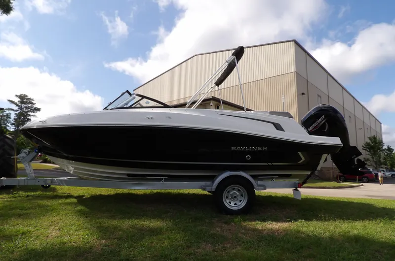 Slide: The Image of Bayliner VR5OB 2024 - 10