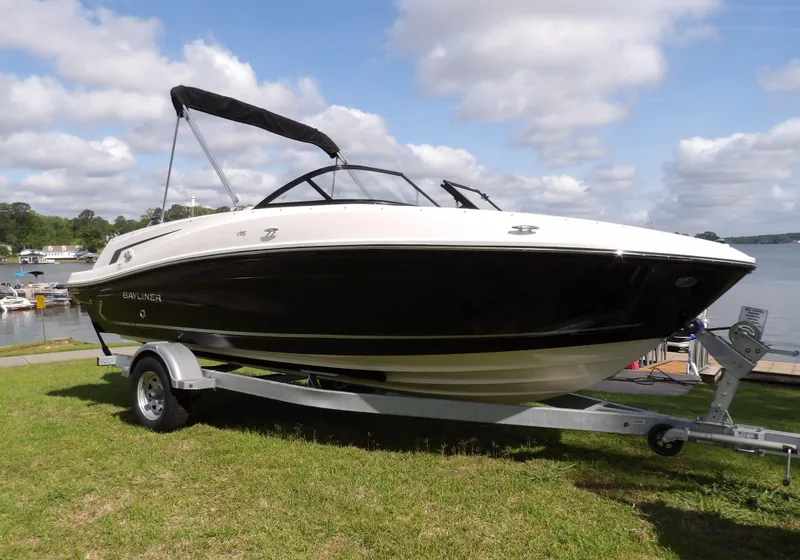 Slide: The Image of Bayliner VR5OB 2024 - 2