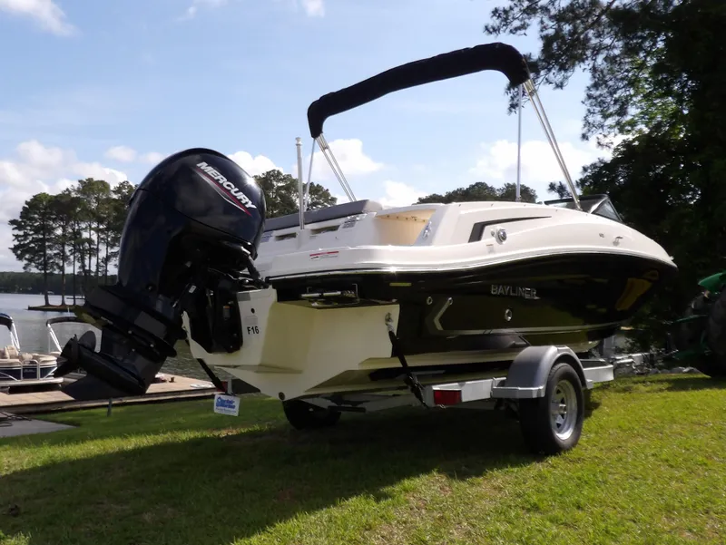 Slide: The Image of Bayliner VR5OB 2024 - 9