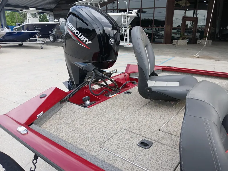 Slide: The Image of Tracker Pro Team 175 2022 - 5