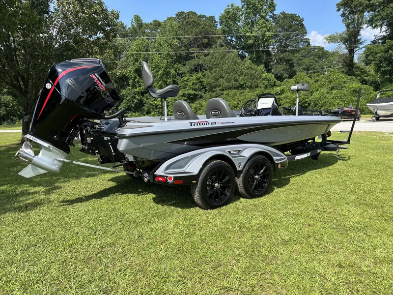 Slide: The Image of Triton XP Patriot 21 2025 - 10