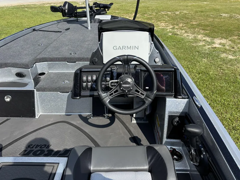 Slide: The Image of Triton XP Patriot 21 2025 - 13