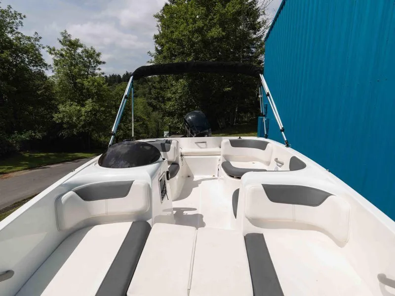 Slide: The Image of Bayliner Element E16 2020 - 10