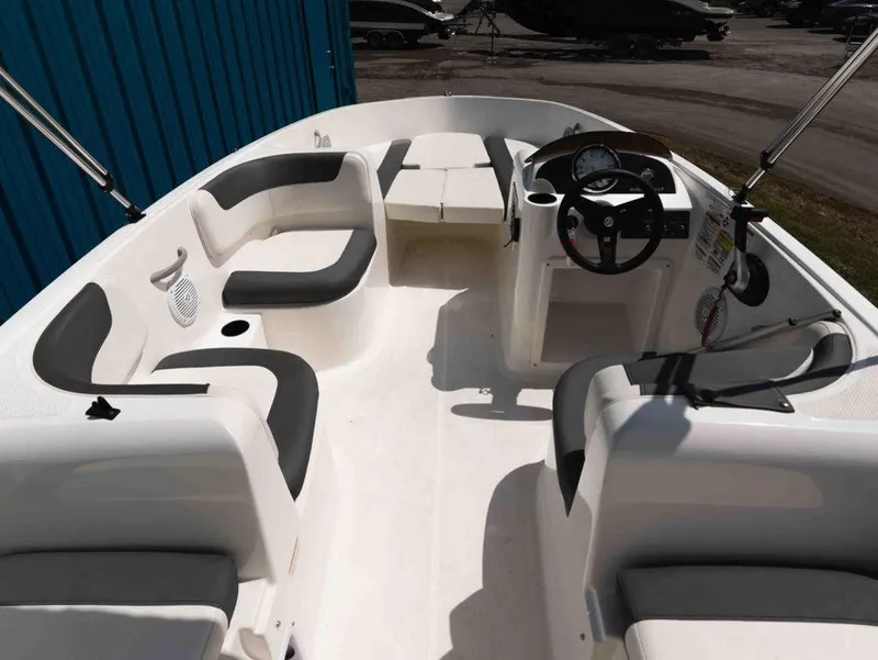 Slide: The Image of Bayliner Element E16 2020 - 4