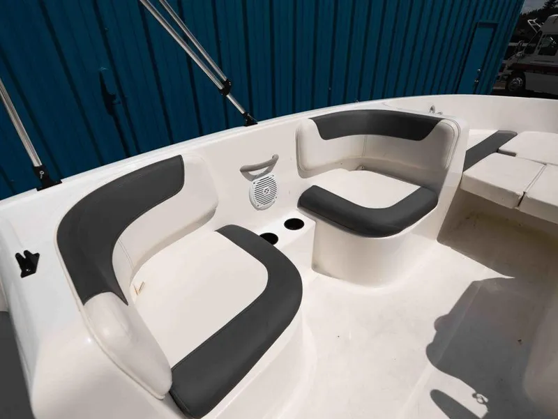 Slide: The Image of Bayliner Element E16 2020 - 6