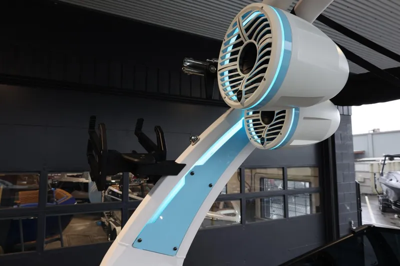 Slide: The Image of 2022 Tigé 25ZX boat tower with speakers and blue LED lighting. - 33