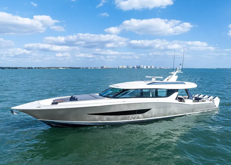 Slide: The Image of Scout 670 LXS 2026 - 1