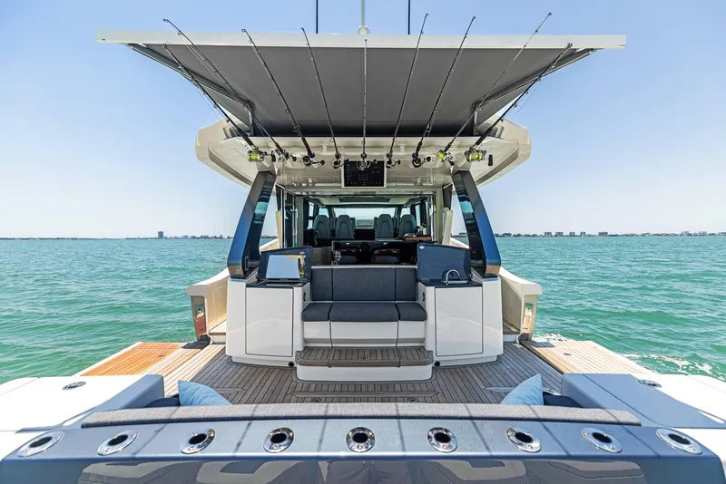 Slide: The Image of Scout 670 LXS 2026 - 16