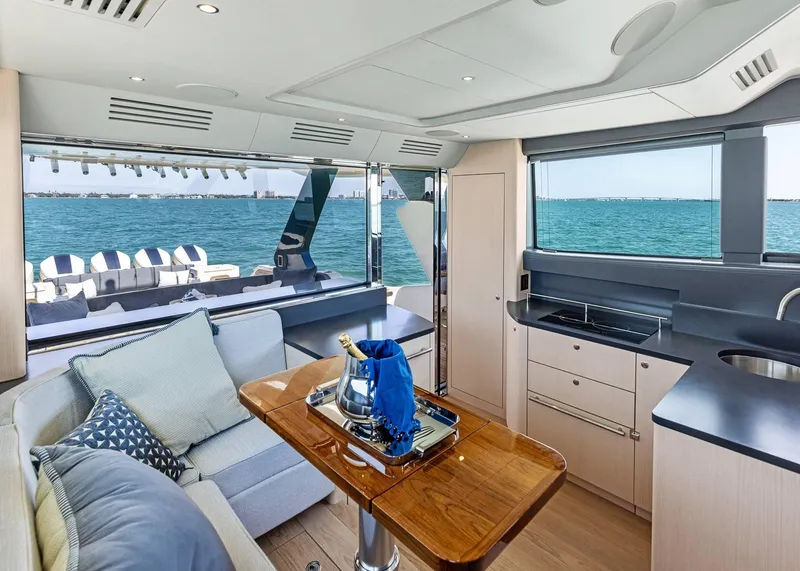 Slide: The Image of Scout 670 LXS 2026 - 34