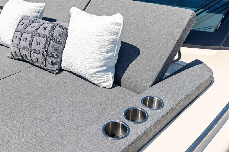 Slide: The Image of Scout 670 LXS 2026 - 38