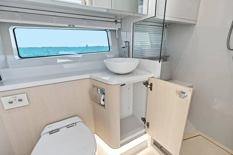 Slide: The Image of Scout 670 LXS 2026 - 42