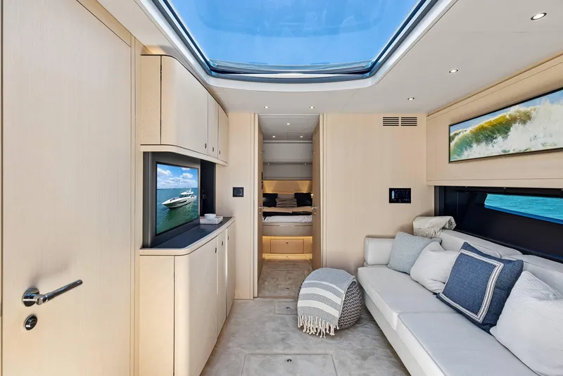 Slide: The Image of Scout 670 LXS 2026 - 52