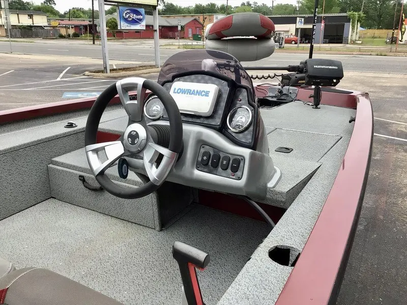 Slide: The Image of 2020 G3 1710 SPORTSMAN boat interior with steering wheel and control panel. - 10