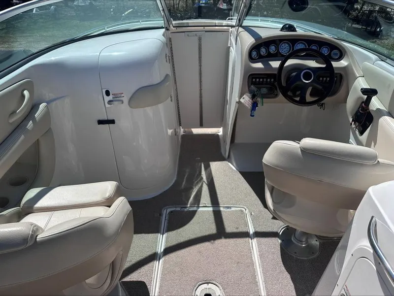 Slide: The Image of Chaparral 260 SSi 2004 - 8