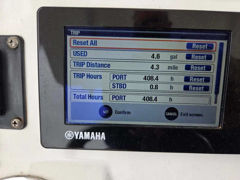 Slide: The Image of Yamaha boat display showing trip data: fuel used, distance, and hours for Regulator 28 Forward Seating. - 15