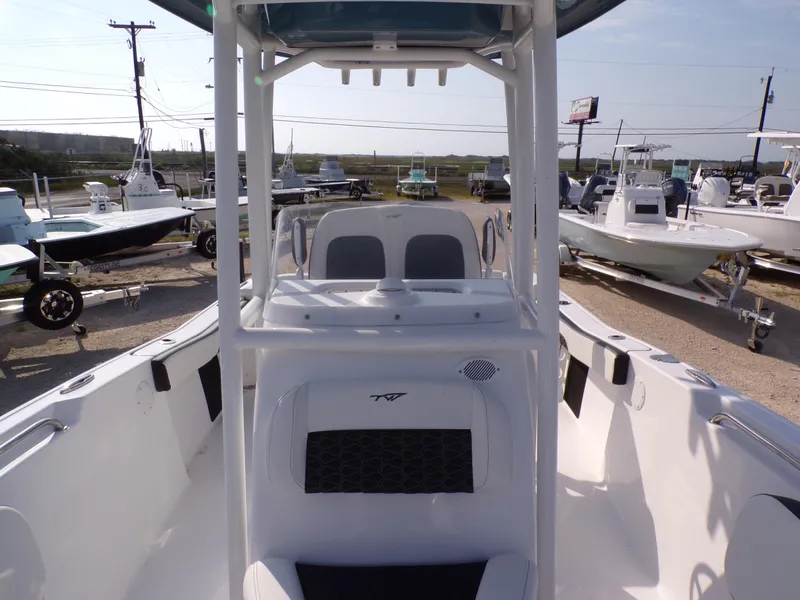 Slide: The Image of Tidewater 220 LXF 2025 - 20