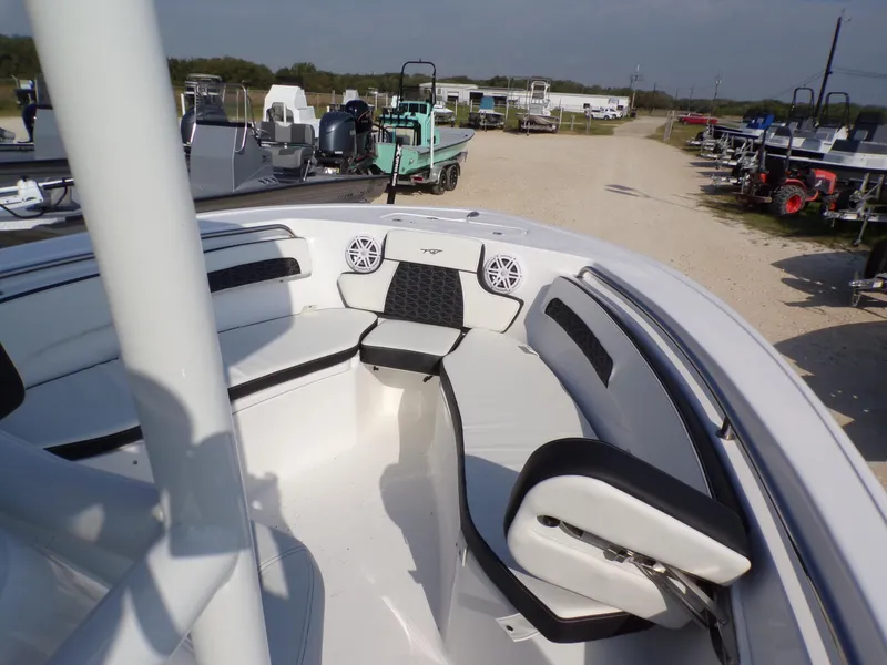 Slide: The Image of Tidewater 220 LXF 2025 - 22