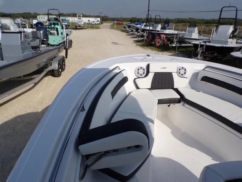 Slide: The Image of Tidewater 220 LXF 2025 - 23