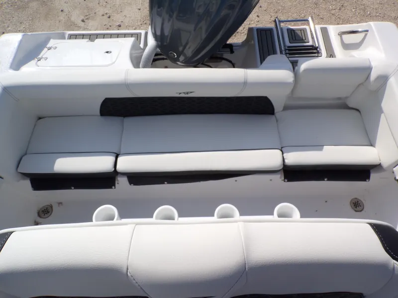 Slide: The Image of Tidewater 220 LXF 2025 - 24