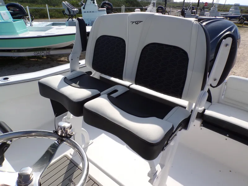 Slide: The Image of Tidewater 220 LXF 2025 - 25