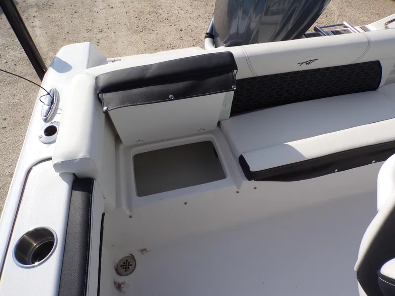 Slide: The Image of Tidewater 220 LXF 2025 - 31