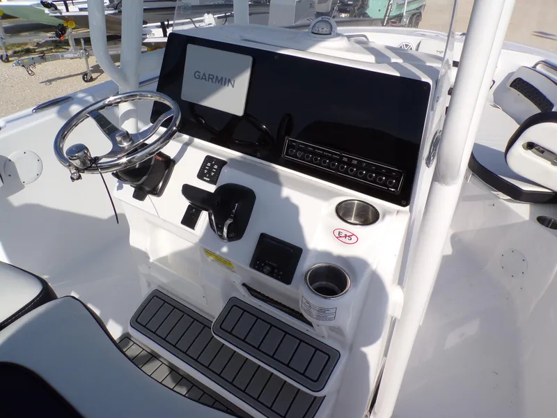 Slide: The Image of Tidewater 220 LXF 2025 - 32