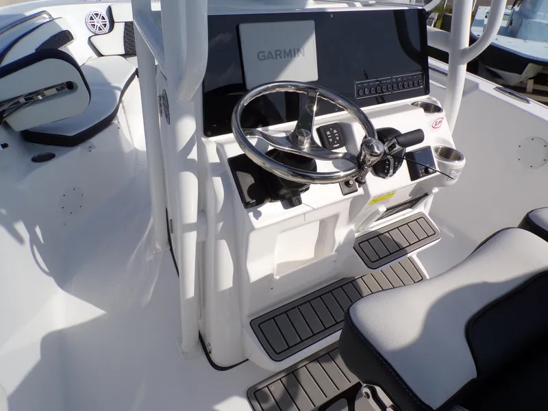 Slide: The Image of Tidewater 220 LXF 2025 - 34