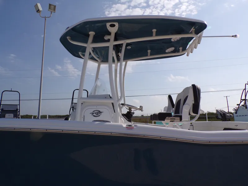 Slide: The Image of Tidewater 220 LXF 2025 - 35