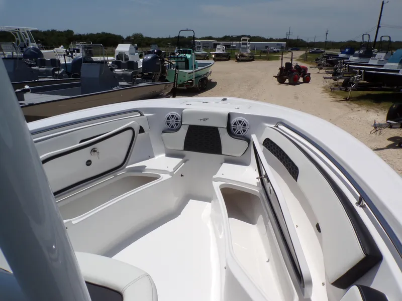 Slide: The Image of Tidewater 220 LXF 2025 - 17