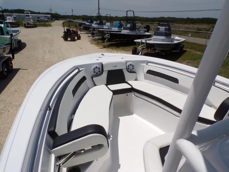 Slide: The Image of Tidewater 220 LXF 2025 - 20