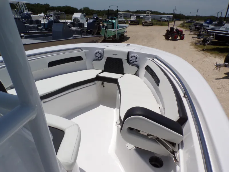 Slide: The Image of Tidewater 220 LXF 2025 - 21