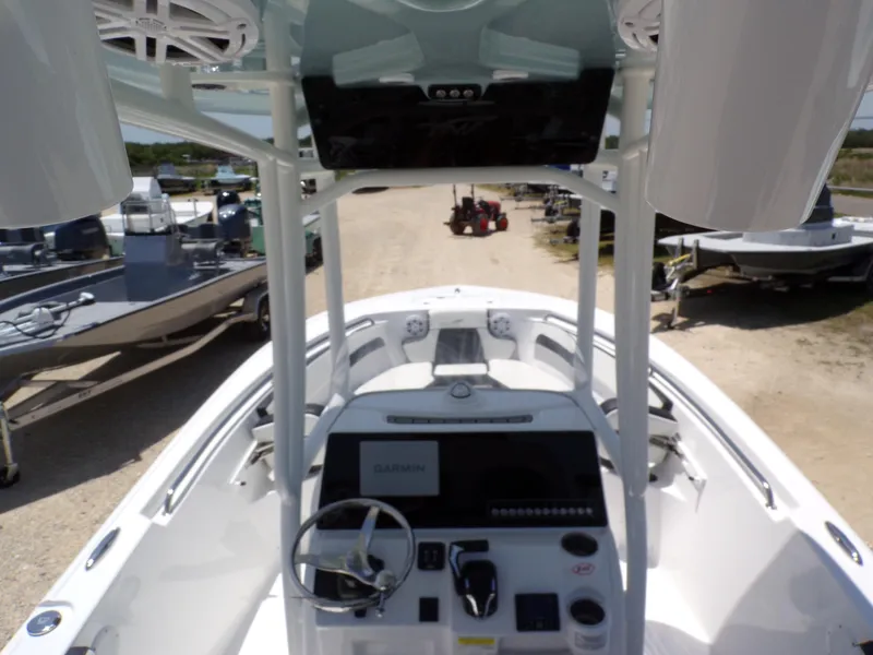 Slide: The Image of Tidewater 220 LXF 2025 - 31