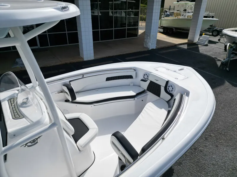 Slide: The Image of Tidewater 220 LXF 2025 - 49