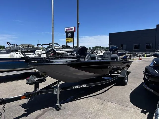 Slide: The Image of Tracker Pro Team 175 TF 2019 - 14