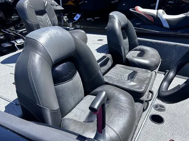 Slide: The Image of Tracker Pro Team 175 TF 2019 - 7