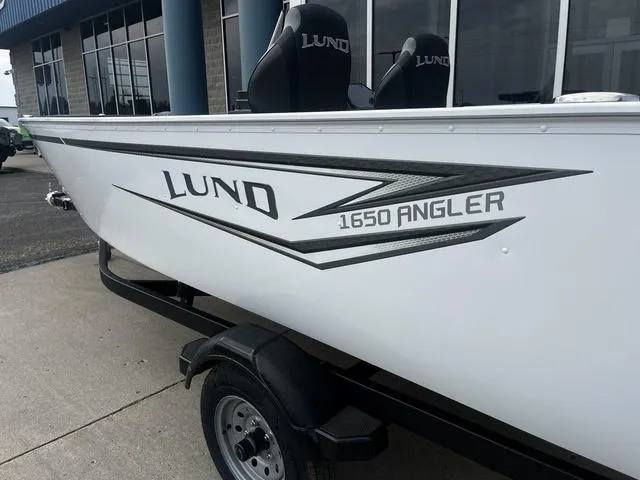Slide: The Image of Lund 1650 Angler SS 2025 - 14