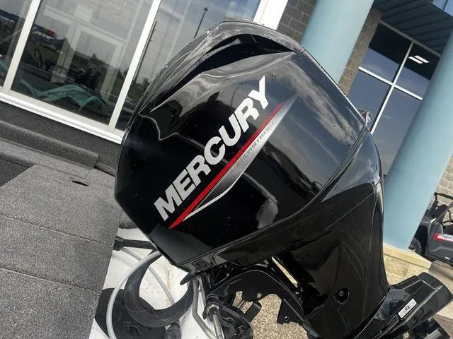 Slide: The Image of Lund 1650 Angler SS 2025 - 17