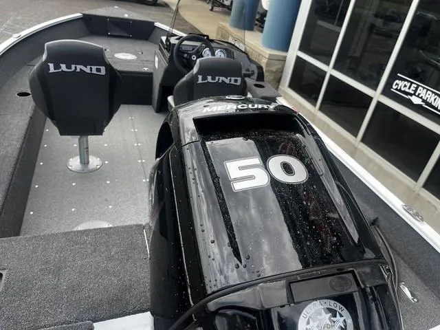 Slide: The Image of Lund 1650 Angler SS 2025 - 18