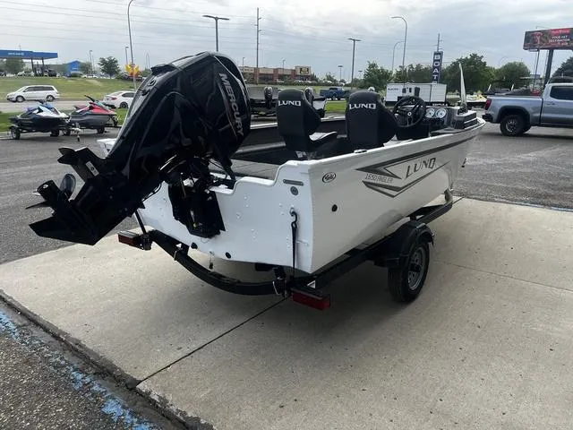 Slide: The Image of Lund 1650 Angler SS 2025 - 9