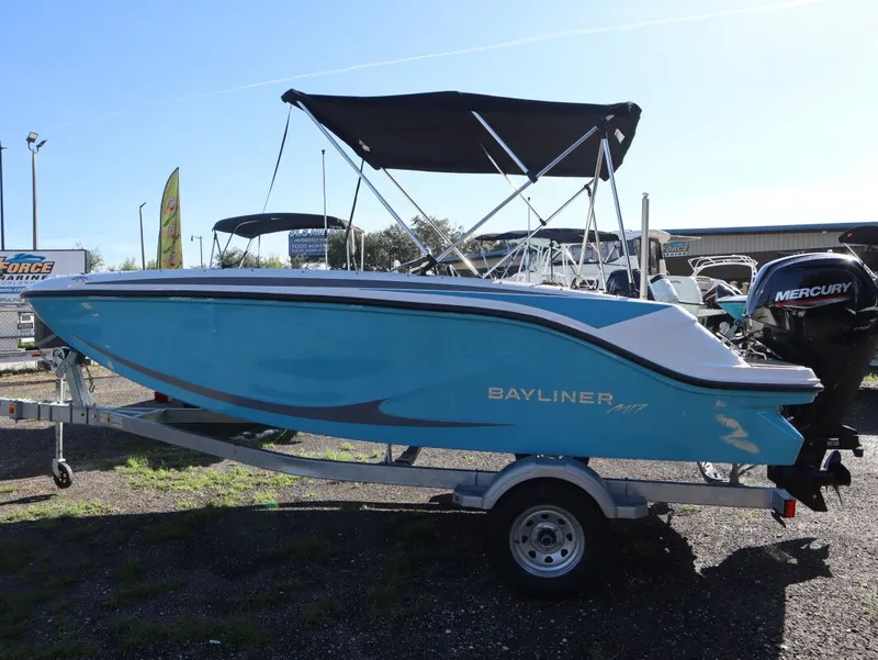The Image of Bayliner Element E17 2025 - 1