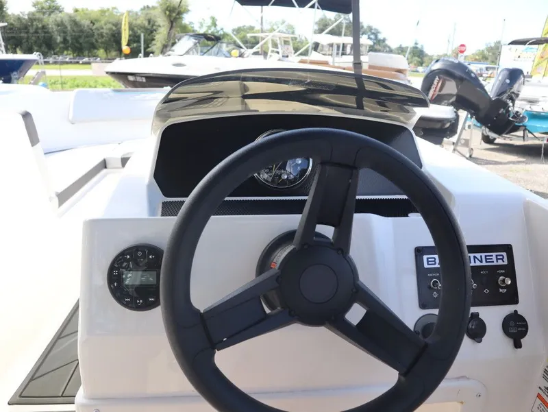 Slide: The Image of Bayliner Element E17 2025 - 14