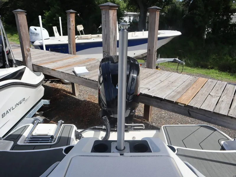 Slide: The Image of Bayliner Element E17 2025 - 17