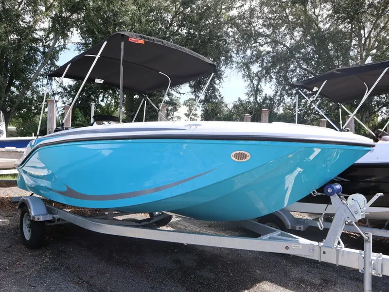 Slide: The Image of Bayliner Element E17 2025 - 3