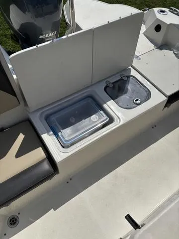 Slide: The Image of Stingray 236CC 2018 - 11