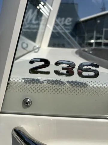 Slide: The Image of Stingray 236CC 2018 - 18