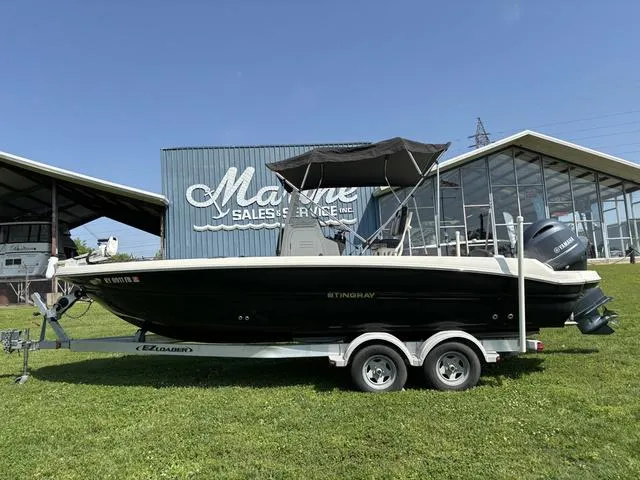 Slide: The Image of Stingray 236CC 2018 - 5