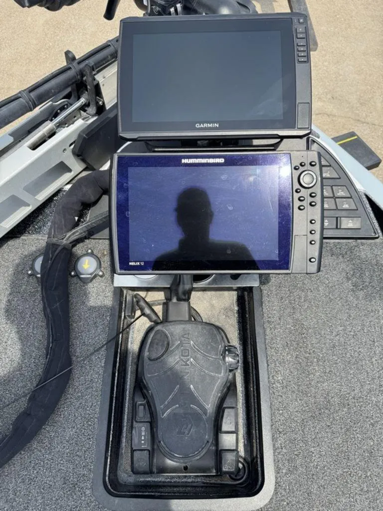 Slide: The Image of Caymas CX 20 2023 - 10