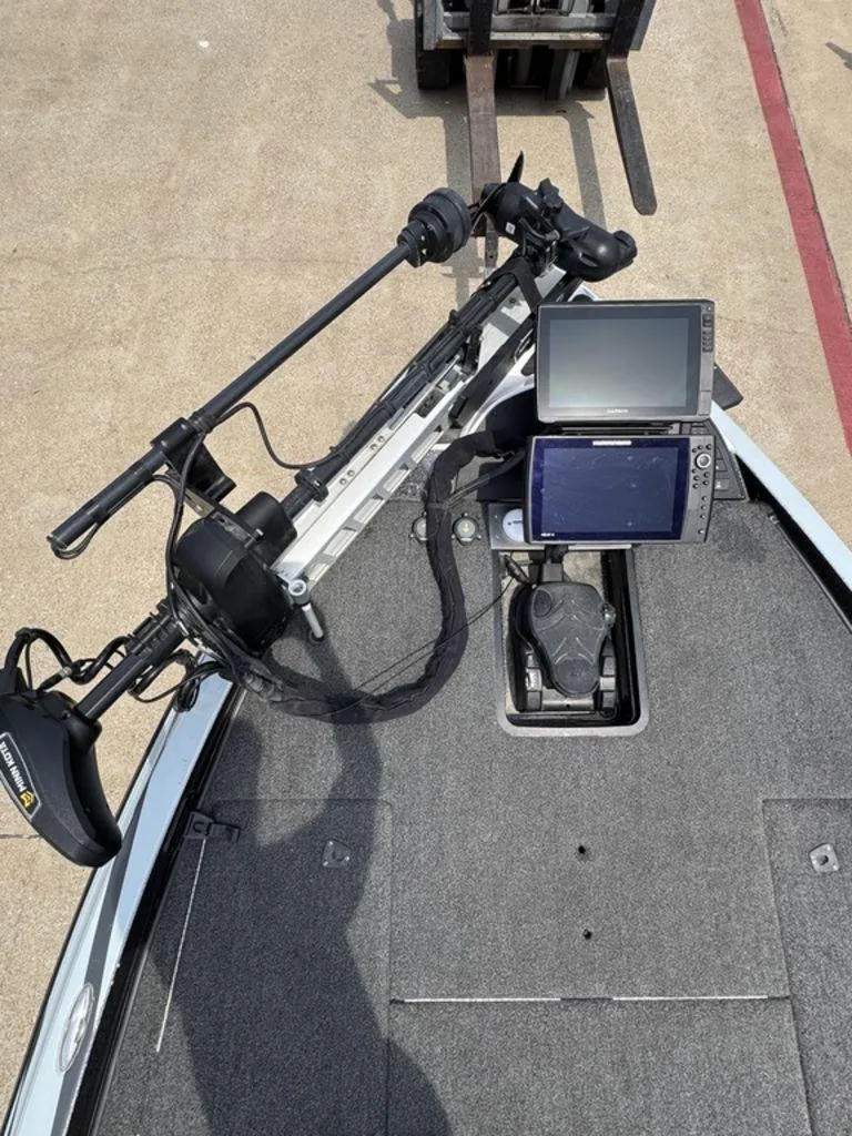 Slide: The Image of Caymas CX 20 2023 - 7