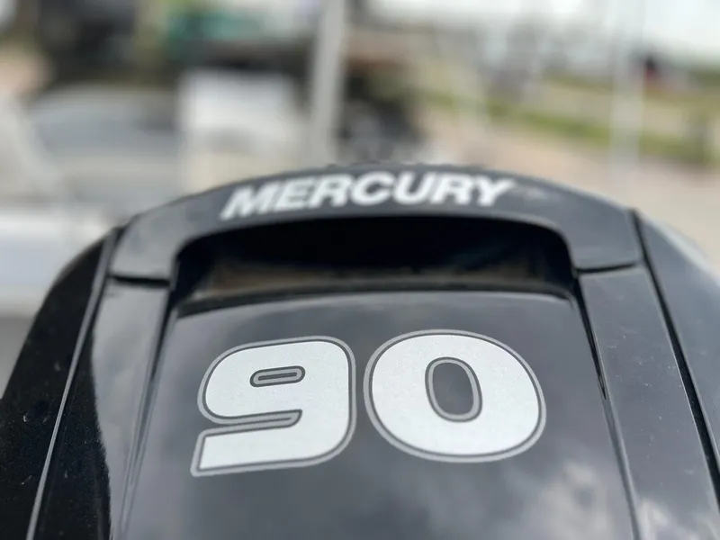 Slide: The Image of Bayliner M17 2023 - 19