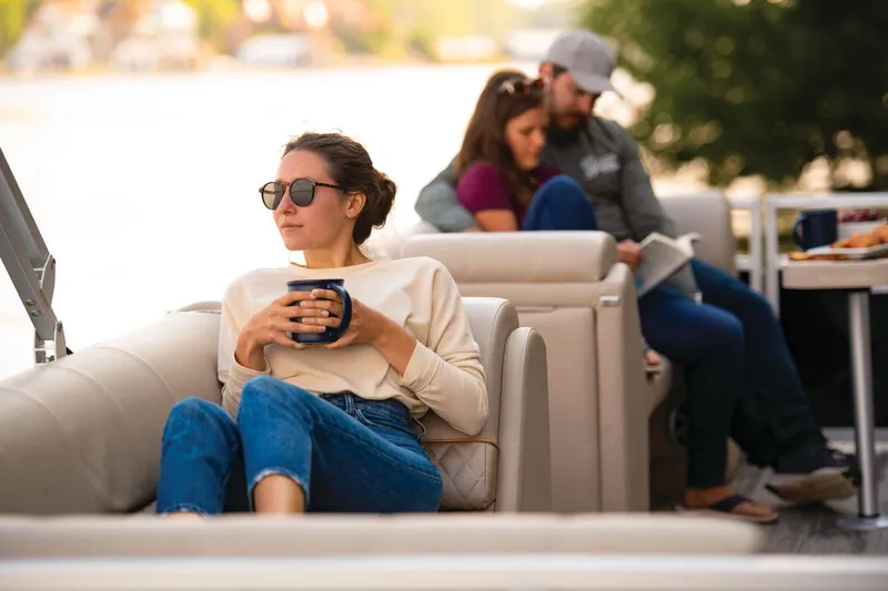 Slide: The Image of Ranger Reata 220C 2025 - 55